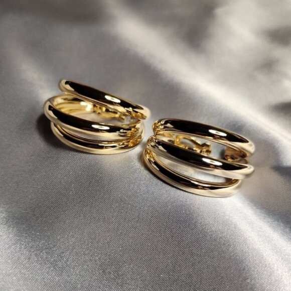 💛18K gold plated C-shaped glam earrings - Picture 4 of 8